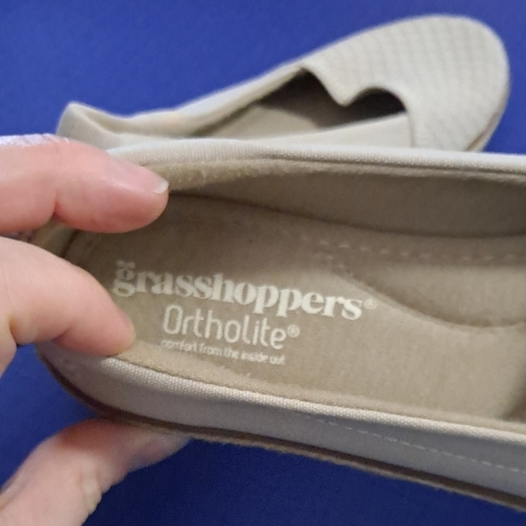 Like new! Grasshoppers Beige stretchy knit Slip-On espadrille wedges, sz 7.5 - Picture 6 of 8